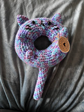 Load image into Gallery viewer, Crochet Donut Cat
