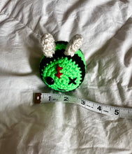 Load image into Gallery viewer, Crochet Zombees
