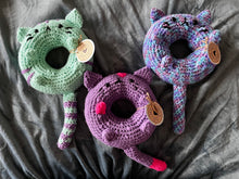 Load image into Gallery viewer, Crochet Donut Cat
